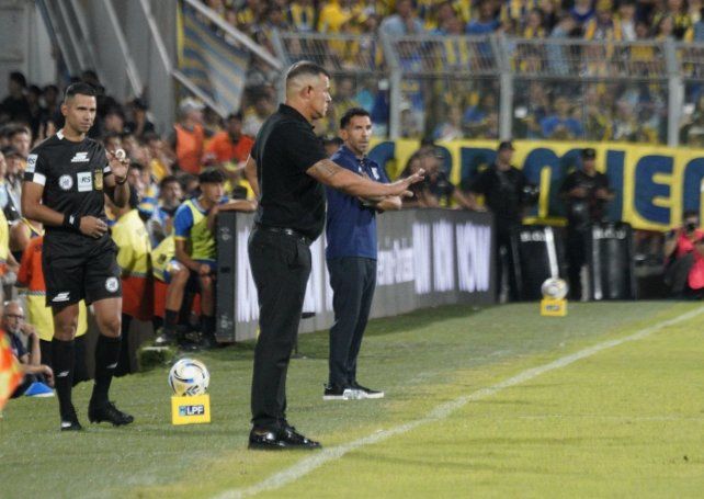 Jorge Almirón ya está experimentado lo que se vive en Rosario previo a un clásico