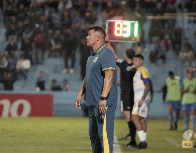 Jorge Almirón dio a coner los once de Central que jugarán en Venezuela por la Copa Libertadores.