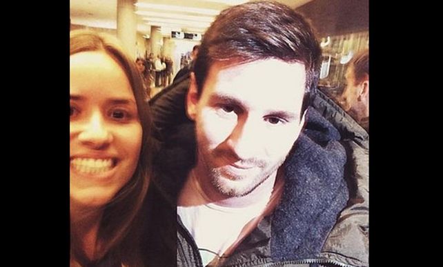 Más fotos de Messi con fans, sus hermanos y Antonella