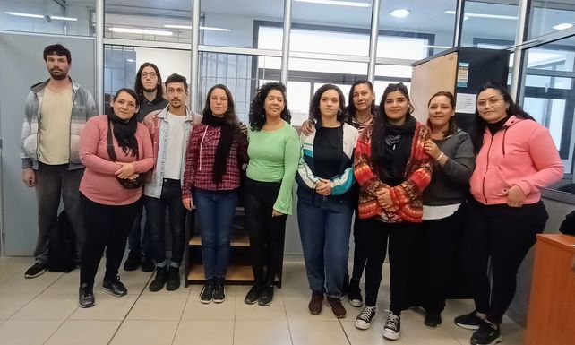 Parte de los trabajadores que reclaman que se regularice su situaci&oacute;n.