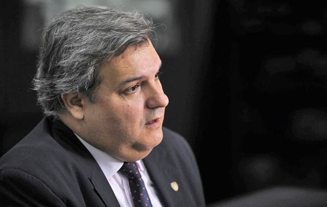 Primer round. Farías consideró que son inabarcables las pretensiones de aumento ya expresadas por los gremios.