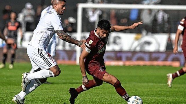 Deportivo Riestra y Lanús abren el Clausura en el Bajo Flores Deportivo Riestra y Lanús abren el Clausura en el Bajo Flores