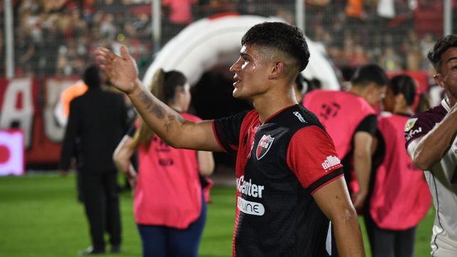 El pibe que tuvo una vida difícil pero se hizo camino en Newells y ahora probará suerte en Europa.