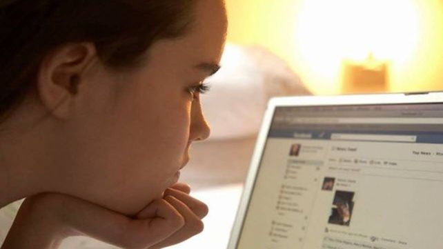 Las niñas de entre 13 y 17 años tuvieron casi tres veces más probabilidades de que los niños de que les pidieran un desnudo (28%).