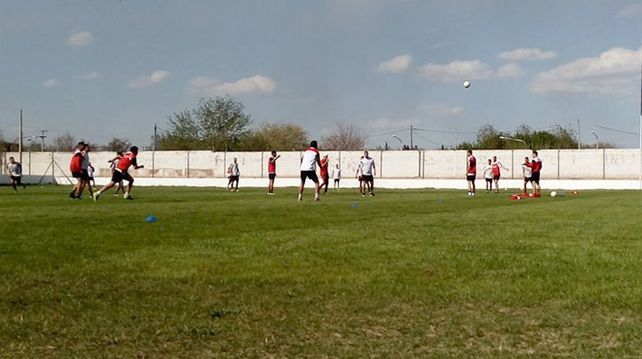 A Bichi Fuertes le llegó la hora del debut en Huracán Las Heras