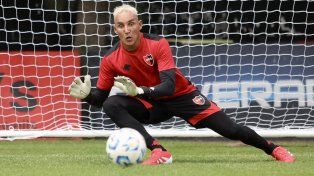 Keylor Navas debutaría el domingo en Newells ante Aldosivi.