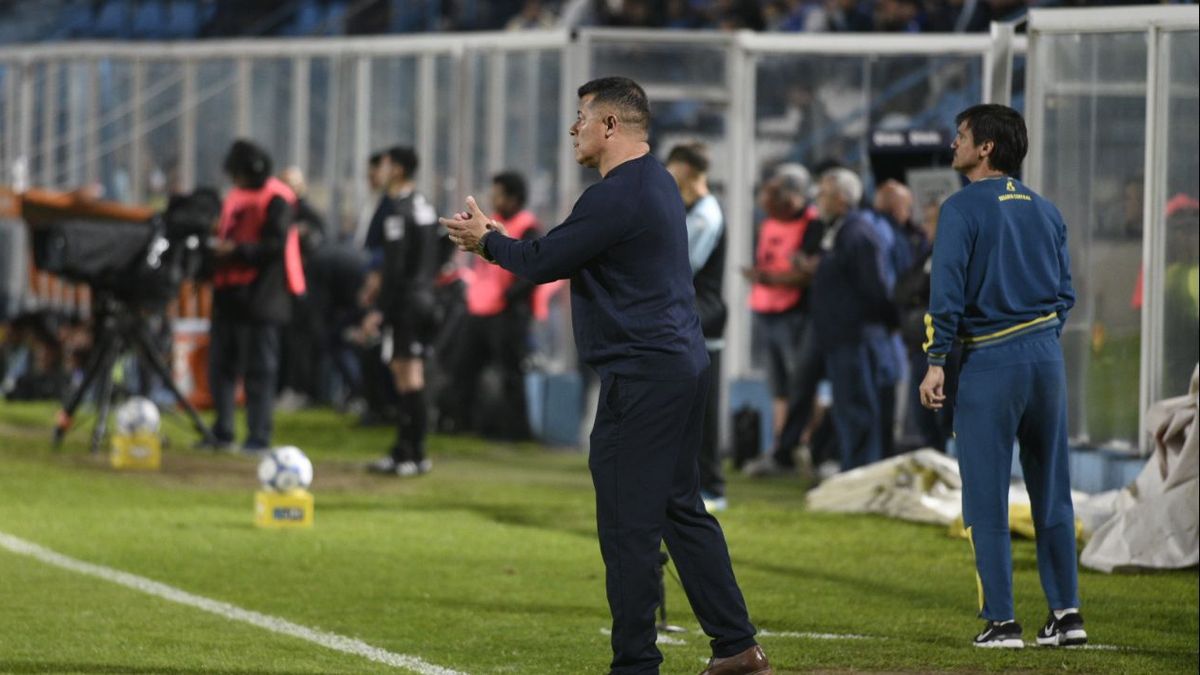 El balance de Jorge Almirón: "Ninguno afloja", el "valor de ganar de visitante" y un complemento "buenísimo"