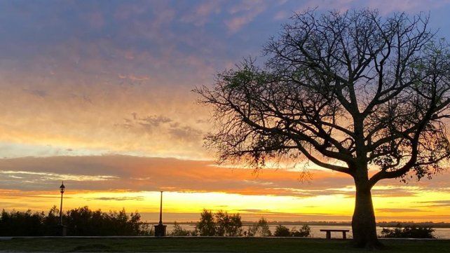 Un lunes soleado y con temperaturas primaverales en la ciudad de Santa Fe