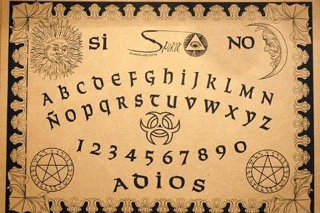 Internaron a una joven en estado de “trance” debido al juego de la Copa u Ouija