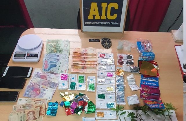 Apresaron a una vendedora de drogas y le incautan cocaína y marihuana en el B° Alfonso