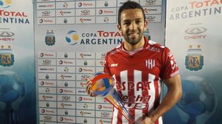 Lucas Gamba festejó por partida doble