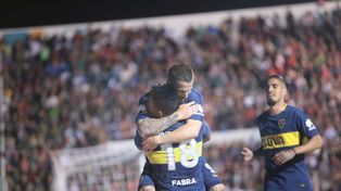 Boca derrotó a Patronato por 2 a 0 y festejó en un Grella repleto