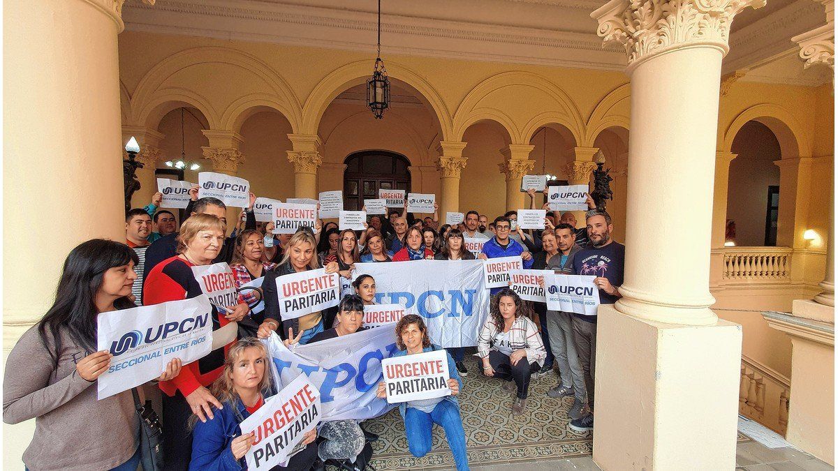 Paritarias UPCN se manifestó en Casa de Gobierno