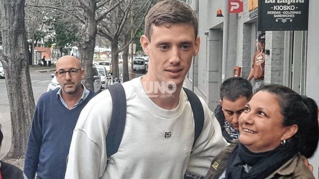 Los hinchas de Colón recibieron a Germán Conti