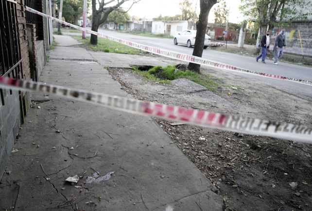 Robo y muerte. Un joven fue asesinado de un tiro en el pecho durante un robo. La víctima fue abordado por motochorros, se resistió a que le roben la moto y terminó recibiendo el disparo mortal.