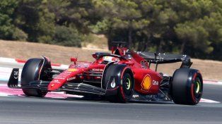Leclerc lideró la segunda práctica libre y Verstappen fue séptimo