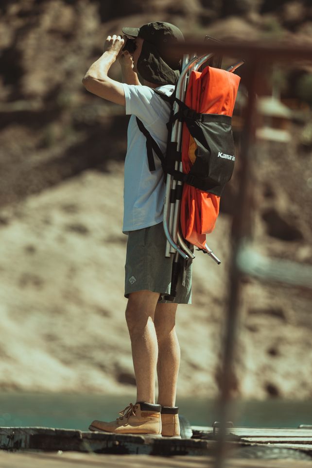 Así de fácil se transporta el kayak rosarino.