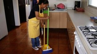 Aumentan un 30% a las empleadas domésticas, en tres cuotas de 10%