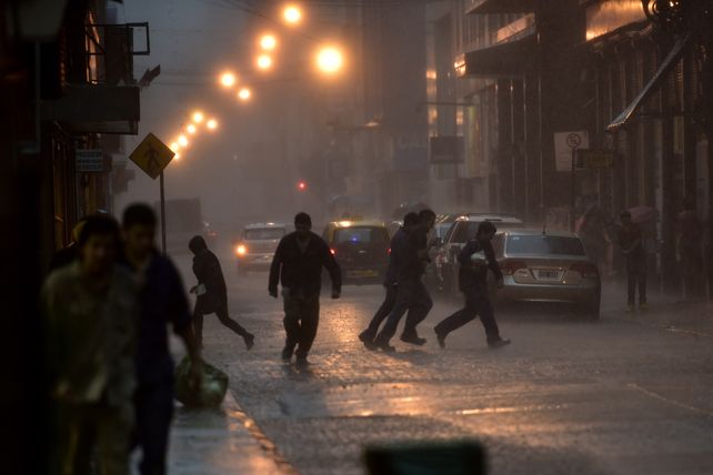 Renovaron el alerta por tormentas fuertes para Rosario y el sur y centro de Santa Fe