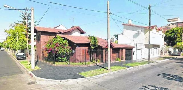 Demencial. La esquina de Ramos Mejía donde ocurrió el hecho.
