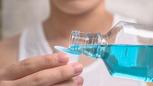 ¿Colutorios o bicarbonato? las gárgara son una alternativa que alivia pero ¿curan?&nbsp; 