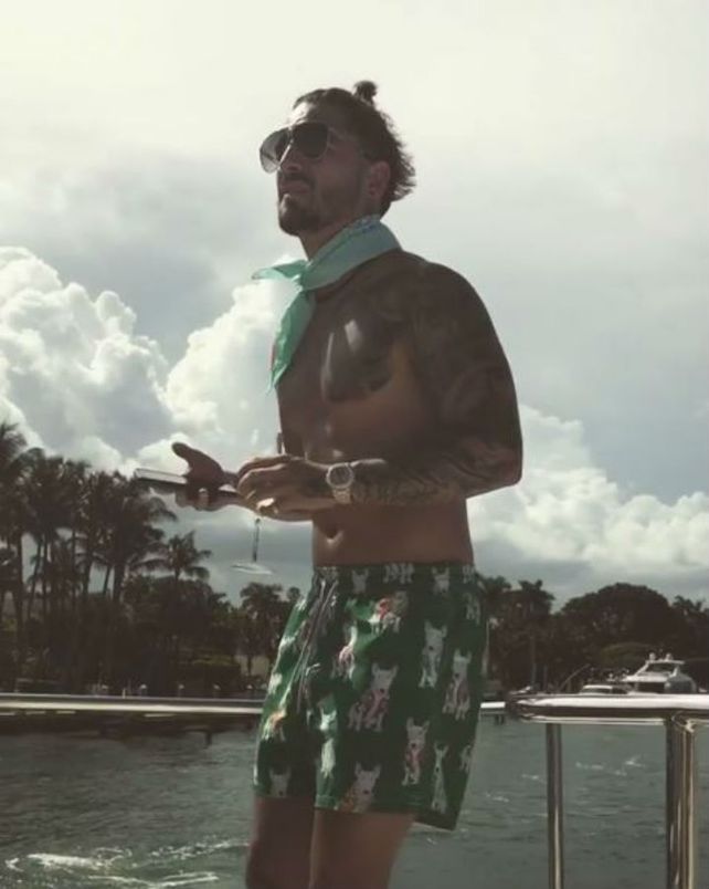 El sensual video de Maluma que baila en la playa y llama la atención por su malla