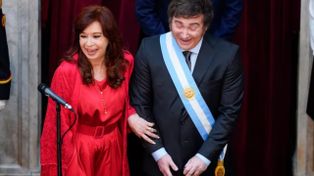 Cristina Kirchner y Javier Milei, el día del traspaso de mando, el 10 de diciembre del 2023.&nbsp;