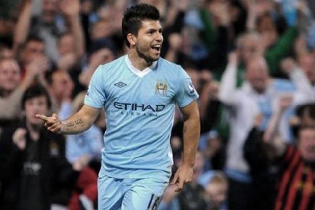 Agüero marcó dos goles y fue la figura en el clásico de Manchester