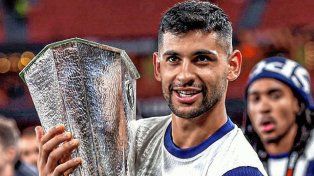 Cuti Romero festejó su primer título a nivel clubes.