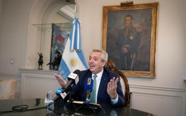 El presidente Fernández en conferencia anuncia viaje al gigante asiático. 
