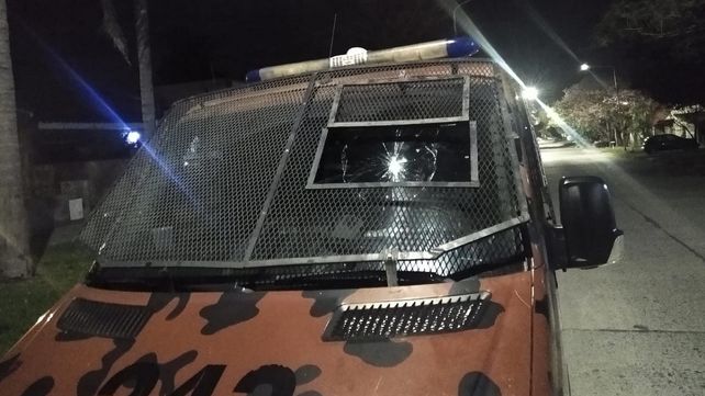 Paraná: dañaron un móvil policial durante un procedimiento