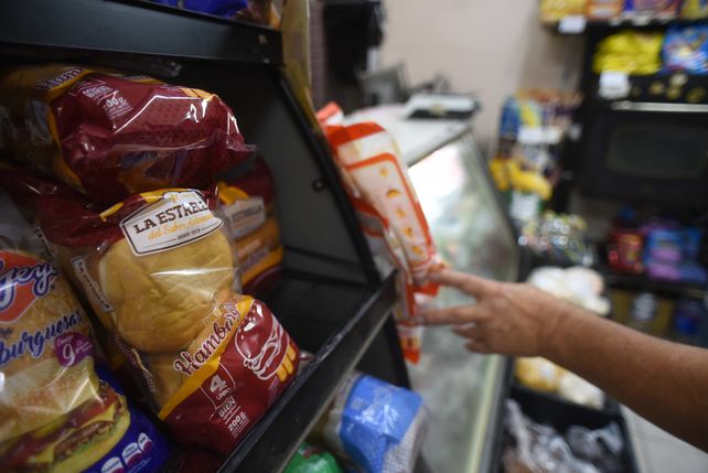 Los almaceneros están recibiendo nuevas listas de precios de sus proveedores.