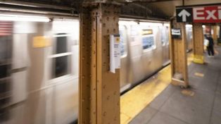 Ataque a balazos en el metro de Nueva York: un pasajero fue asesinado