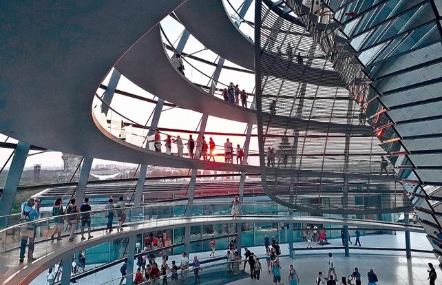 Berlín es una&nbsp;ciudad global&nbsp;y un centro cultural y artístico de primer nivel.
