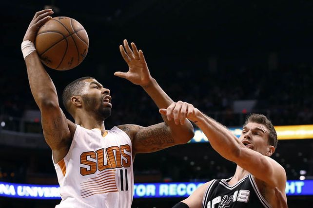 San Antonio, con Ginóbili, venció a Phoenix Suns