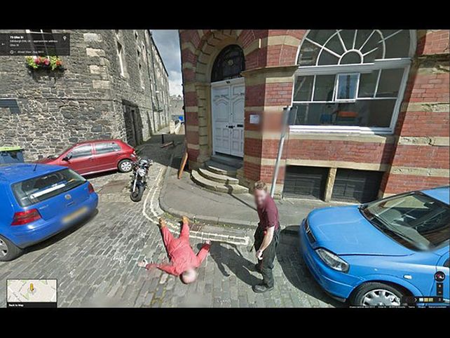 Los chicos de antes en la carretera tenían que haberte dado una pista de tu destino. A la próxima das media vuelta.