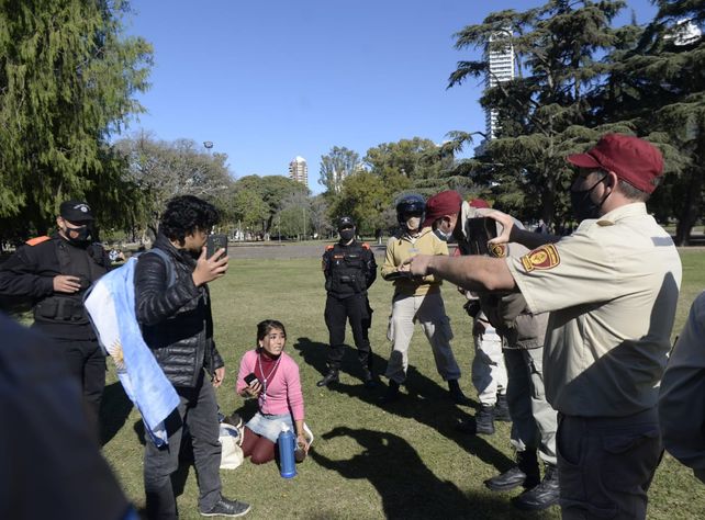 Las imágenes de los incidentes del Monumento por la protesta anticuarentena