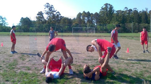 El Tincho Benítez dirigió su primera práctica en el equipo liguista Decano