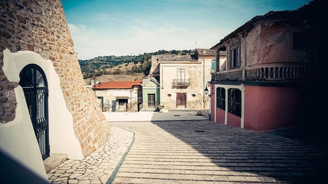 Imágenes de un pueblo fantasma de Italia abandonado tras un terremoto hace 35 años