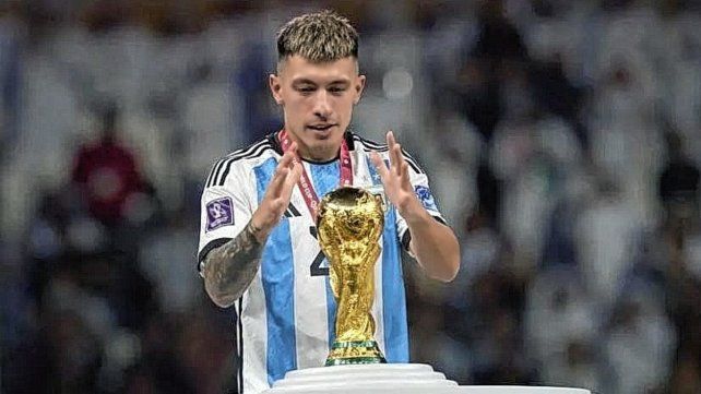 Lisandro Martínez y una historia imperdible.