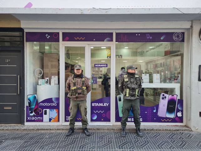 Uno de los locales allanados en los que se secuestró mercadería ingresada de contrabando.