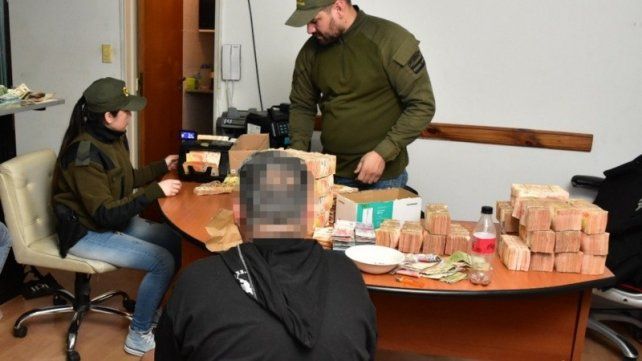 Gendarmes en uno de los tantos allanamientos realizados para desbaratar la organización internacional.