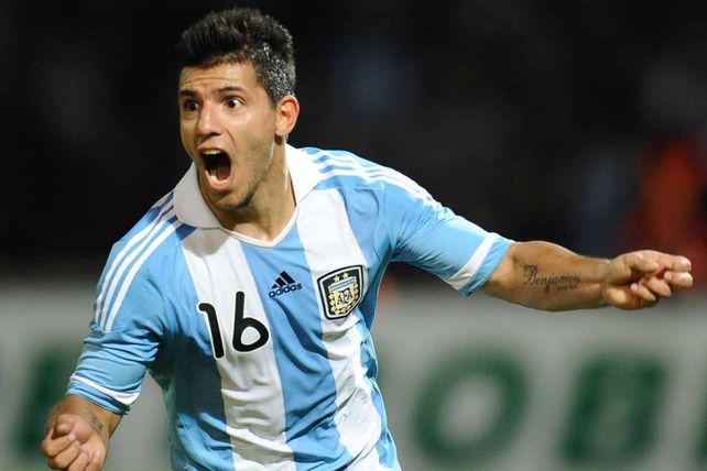 Agüero gana lugar y relega a Tevez