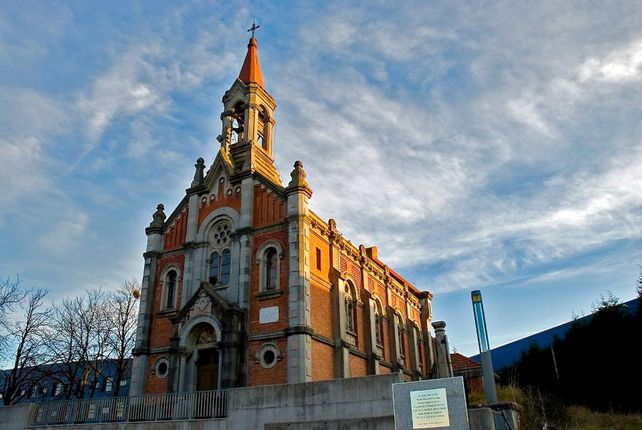 Convirtieron una iglesia de más de 100 años en un colorido skate park