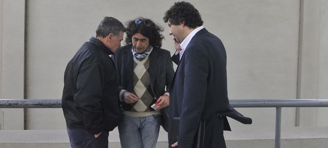 Alberto Perassi, con los abogados querellantes.