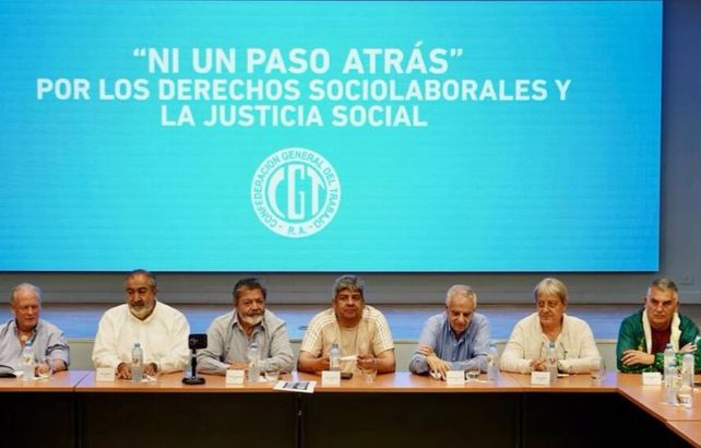 La Justicia habilitó la feria para tratar el amparo de la CGT contra el DNU de Milei