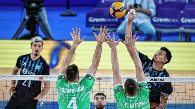 Argentina no pudo en el arranque de la competencia.