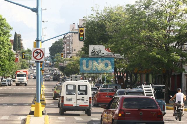 Denuncia. Un vecino de avenida Ramírez y Almirante Brown denunció la situación. Foto UNO/Diego Arias
