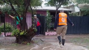 Temporal en Villa Minetti: hay 25 evacuados y comienza a descender el agua tras los anegamientos