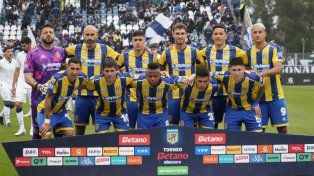 El equipo que jugó en La Plata respondió de buena manera desde lo colectivo. Una gran noticia para Ariel Holan.